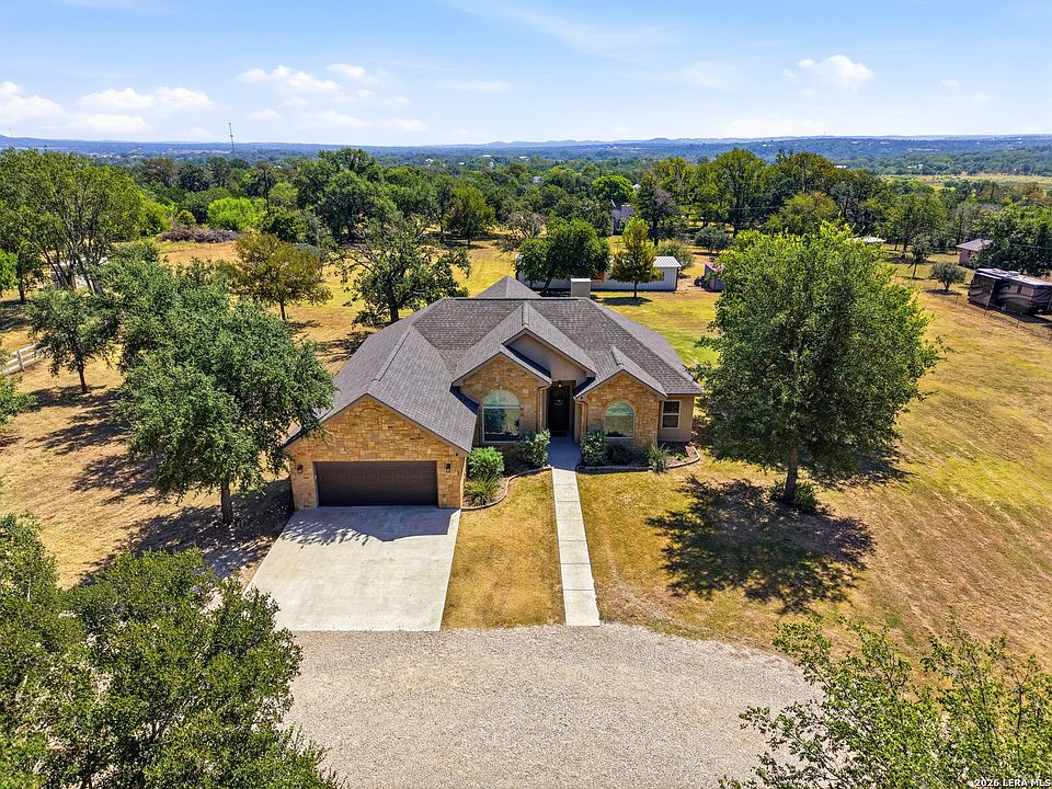 1st image of 300 Verde Hills Dr