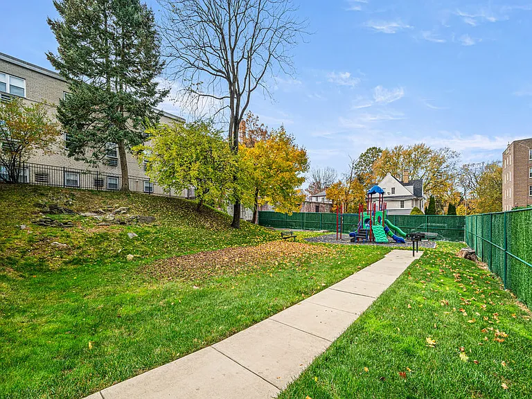 greene-manor-exteriors-11-of-31-1