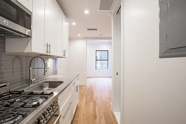 Rented by Nooklyn NYC LLC | media 1