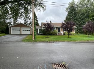 5 Sunset Dr, Veazie, ME 04401