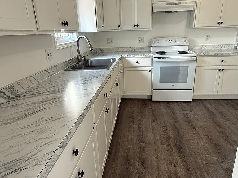 52 Walnut St — Photo 3