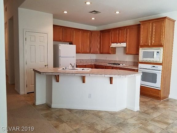 3rd image of 7925 Brent Leaf Ave