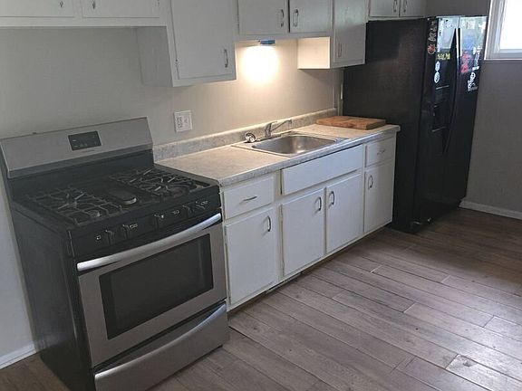 5th image of 1457 Struble Ave NE