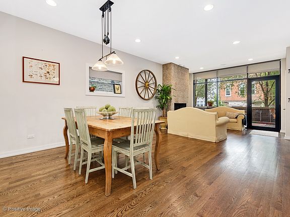 4th image of 2217 N Leavitt St #1