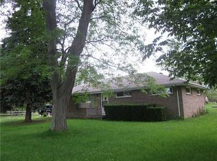 2036 Loughrae Dr, Oregon, OH 43616