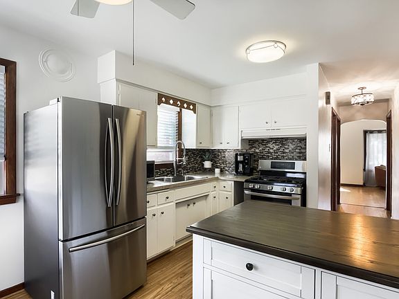 5th image of 3428 W 116th St