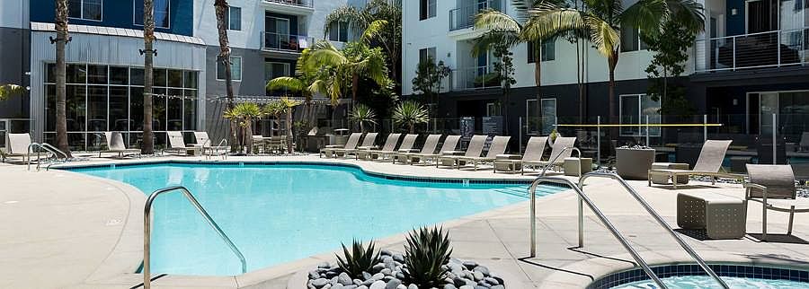 Swimming Pool with Spa