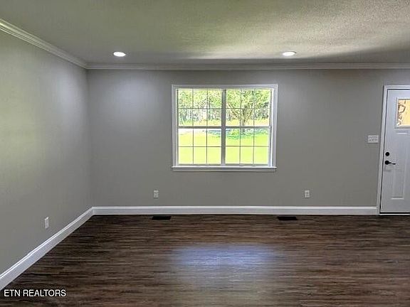 5th image of 506 Snead Dr