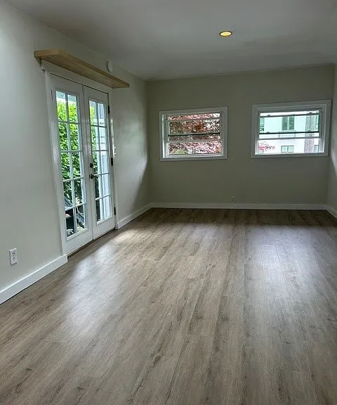 SW Admiral Way — Photo 9
