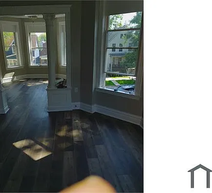3 bed, $1,900 — Photo 2