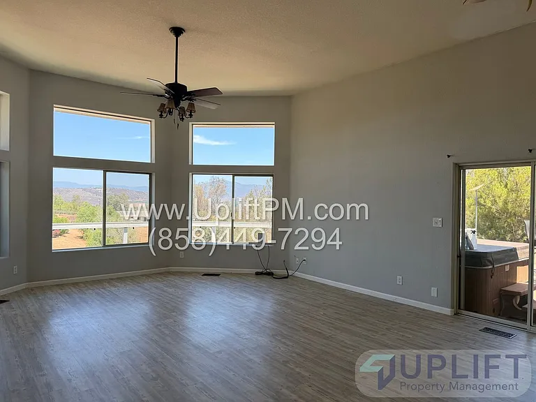 1425 Cedar St — Photo 12