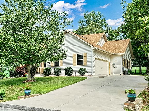 3rd image of 155 Mountain View Dr