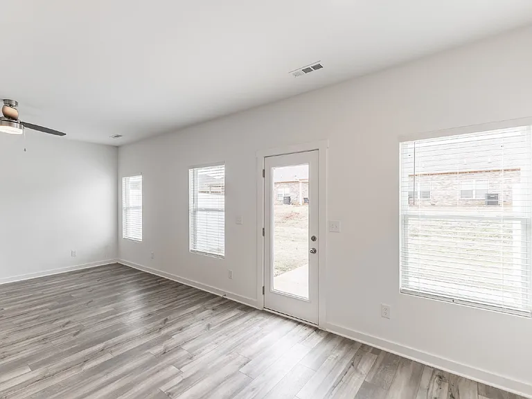 7597 Discovery Point Dr — Photo 12