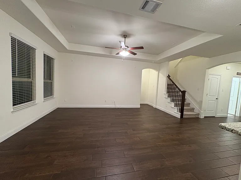 414 Parkford Dr — Photo 6