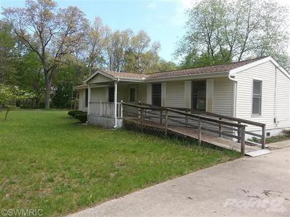 69607 Ironwood Dr, Niles, MI 49120