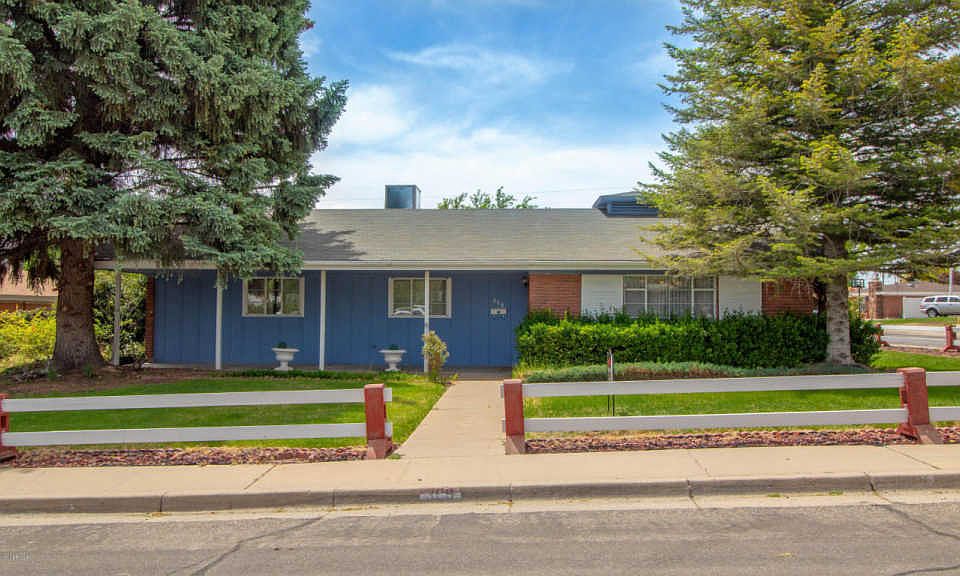 1st image of 309 W 27th St