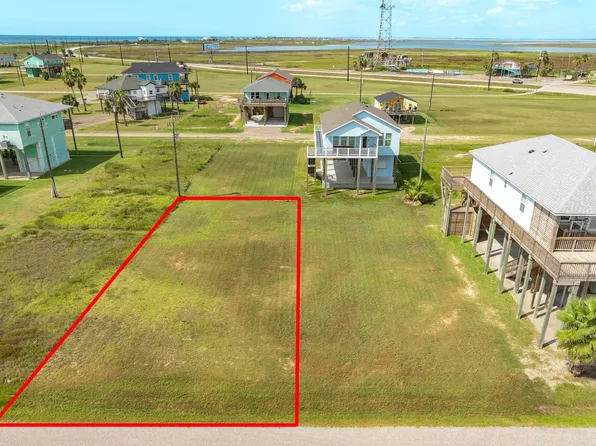 19 Jolly Roger Dr, Freeport, TX 77541