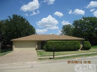 224 Rhineland Rd, Benbrook, TX 76126