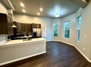 350 4th St #1, Oakland, CA 94607