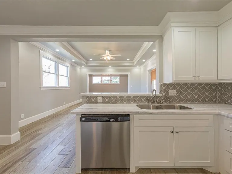 4307 Avenue Q — Photo 29