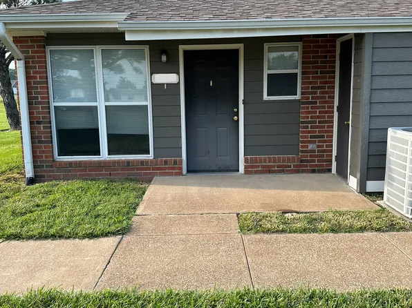 1530 W 14th St, Chanute, KS 66720