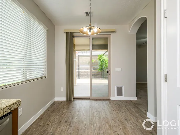 2445 E White Horse Dr — Photo 13