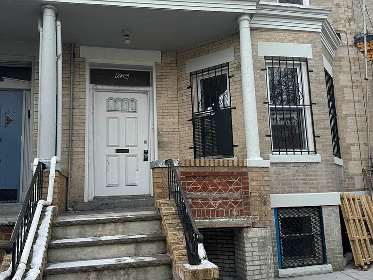 636 Crescent St #2 — Photo 4