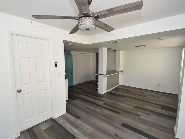 403 N Oleander Ave #B — Photo 10