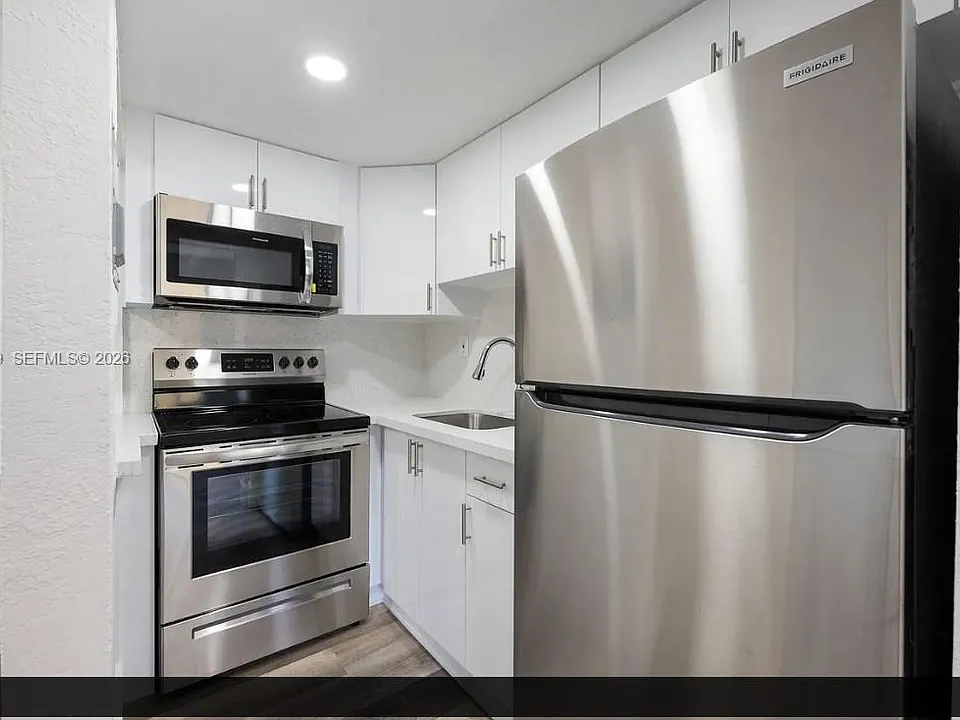 1811 NW 19th Ter #5