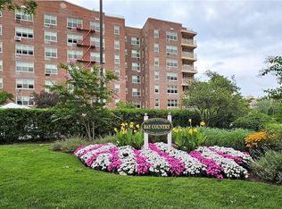 23-35 Bell Blvd APT 2A, Bayside, NY 11360
