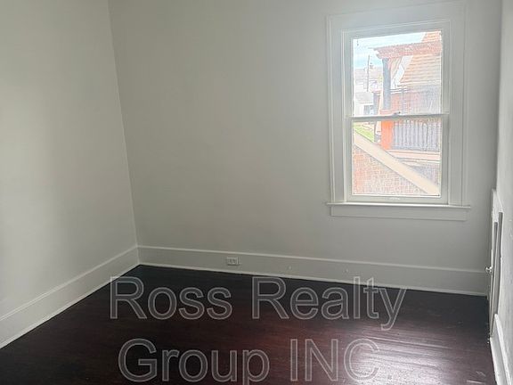 5th image of 1940 Crosswell Pl APT 2