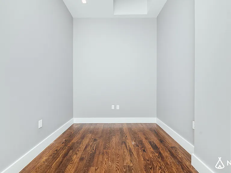 6015 Myrtle Ave #L — Photo 6