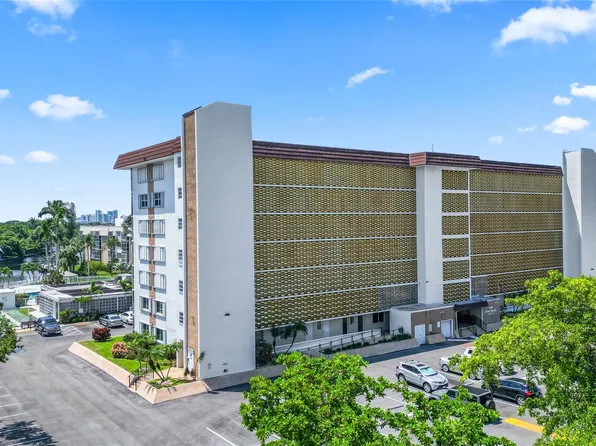 3050 NE 16th Avenue #204, Oakland Park, FL 33334