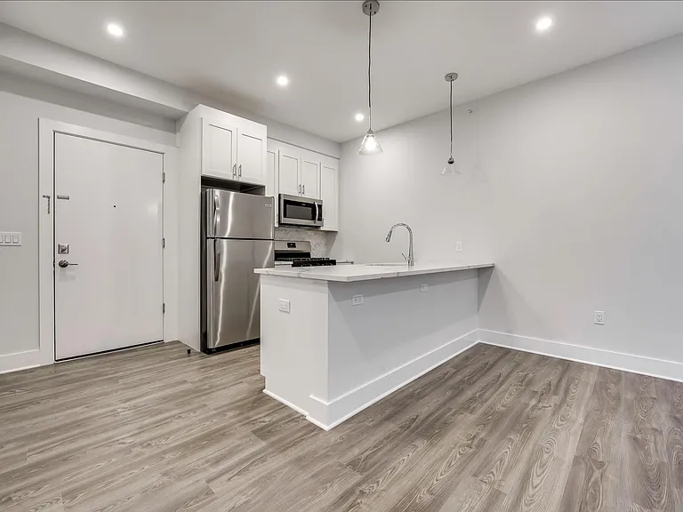 658 Grand St #504 — Photo 11