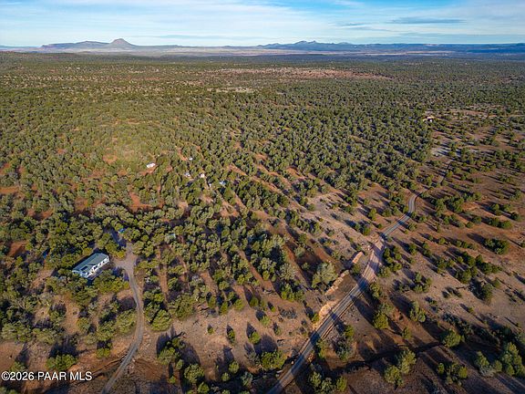 5th image of 39500 N Kimlee Rd