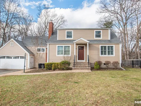 49 Poplar St, Ramsey, NJ 07446