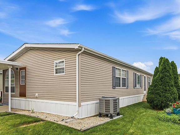 4th image of 22 Birch Row Dr