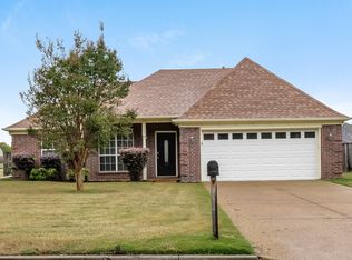 130 Village Dr, Oakland, TN 38060