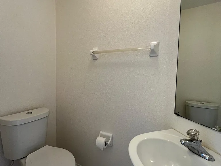 3986 Rollingsford Cir — Photo 17