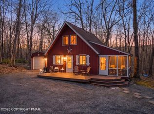 2149 Sparrow Rd, Bushkill, PA 18324