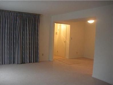 3rd image of 895 Manor Ln APT C