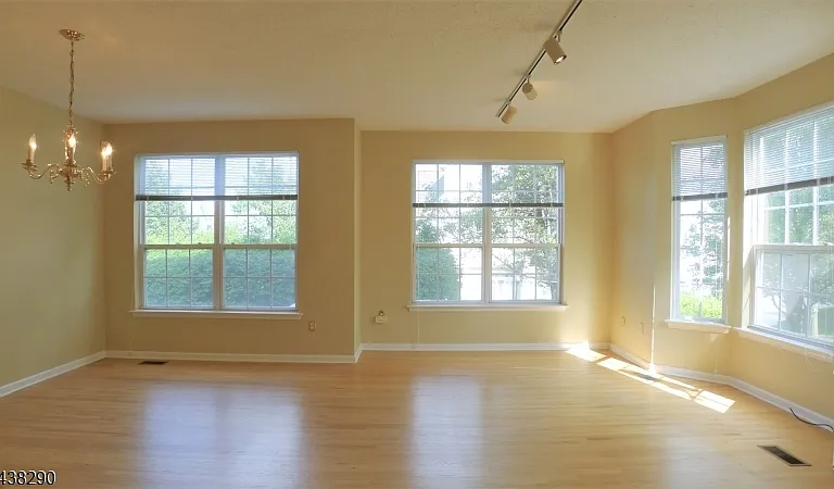49 Wildflower Ln — Photo 6