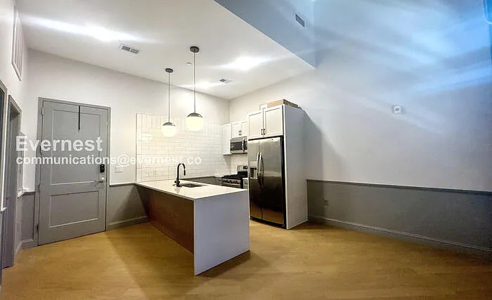 Building Photo - 2212 Morris Ave #208