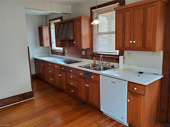 5th image of 614 N 7th St