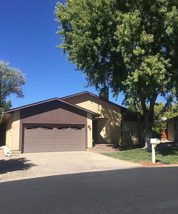 1st image of 7 Terrace Dr