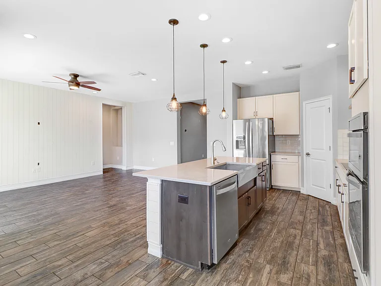 16325 Hyde Manor Dr — Photo 3