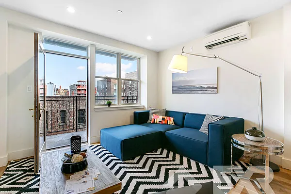 Rented by EXR | media 23