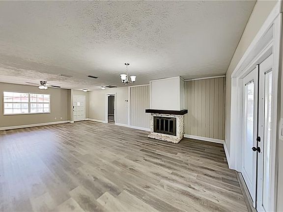 2nd image of 3803 Ravenna Dr