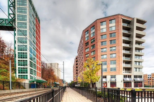 Sold by JCity Realty, LLC | media 9