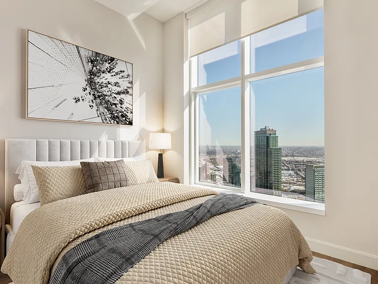 2315 44th Dr #Penthouse 3A — Photo 15
